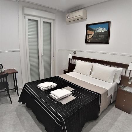 Hostal Dulcinea Madrid Exteriör bild