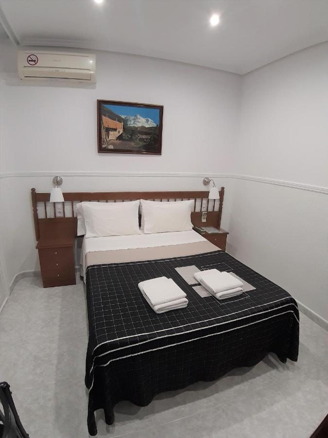 Hostal Dulcinea Madrid Exteriör bild