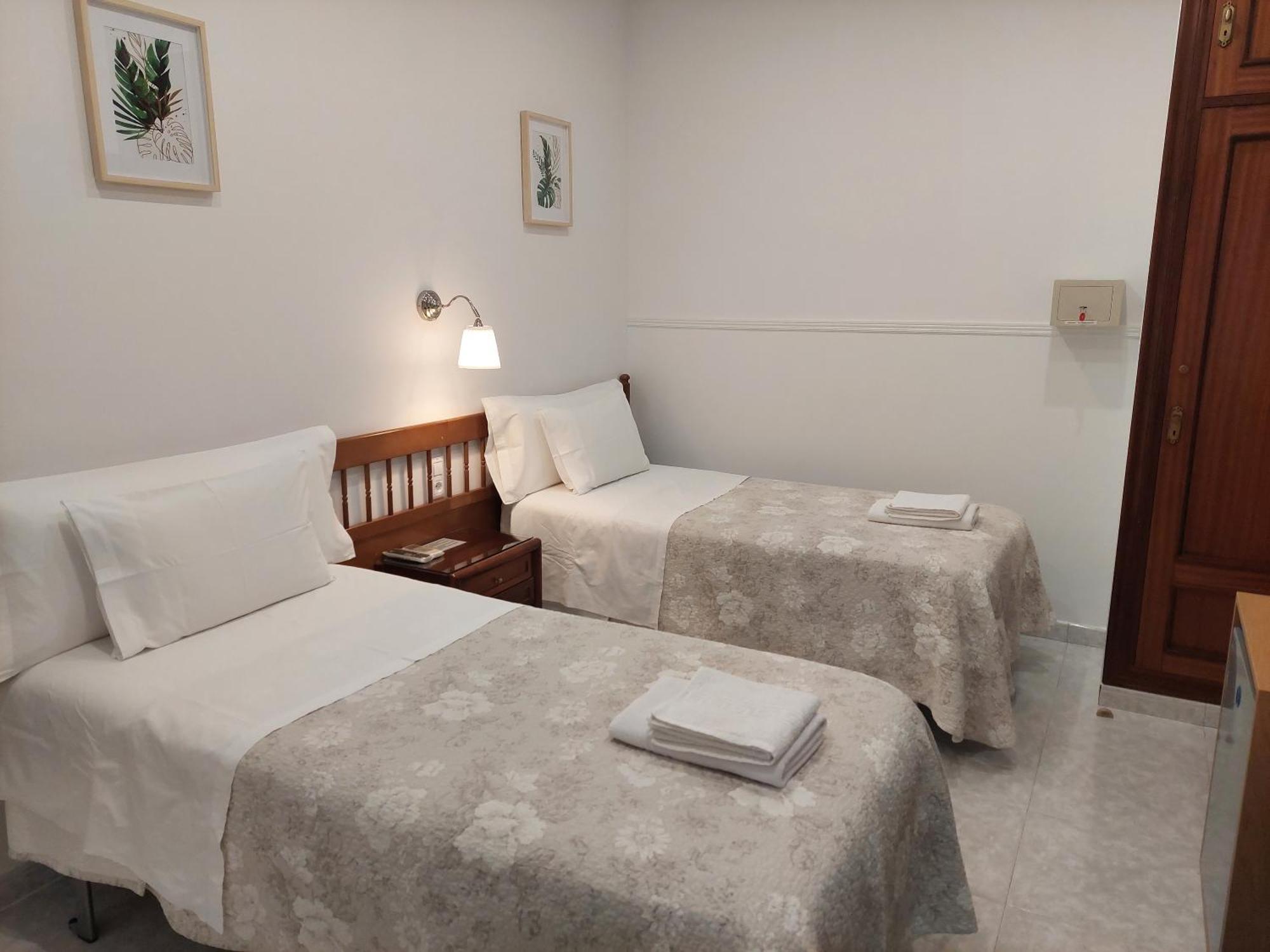 Hostal Dulcinea Madrid Exteriör bild