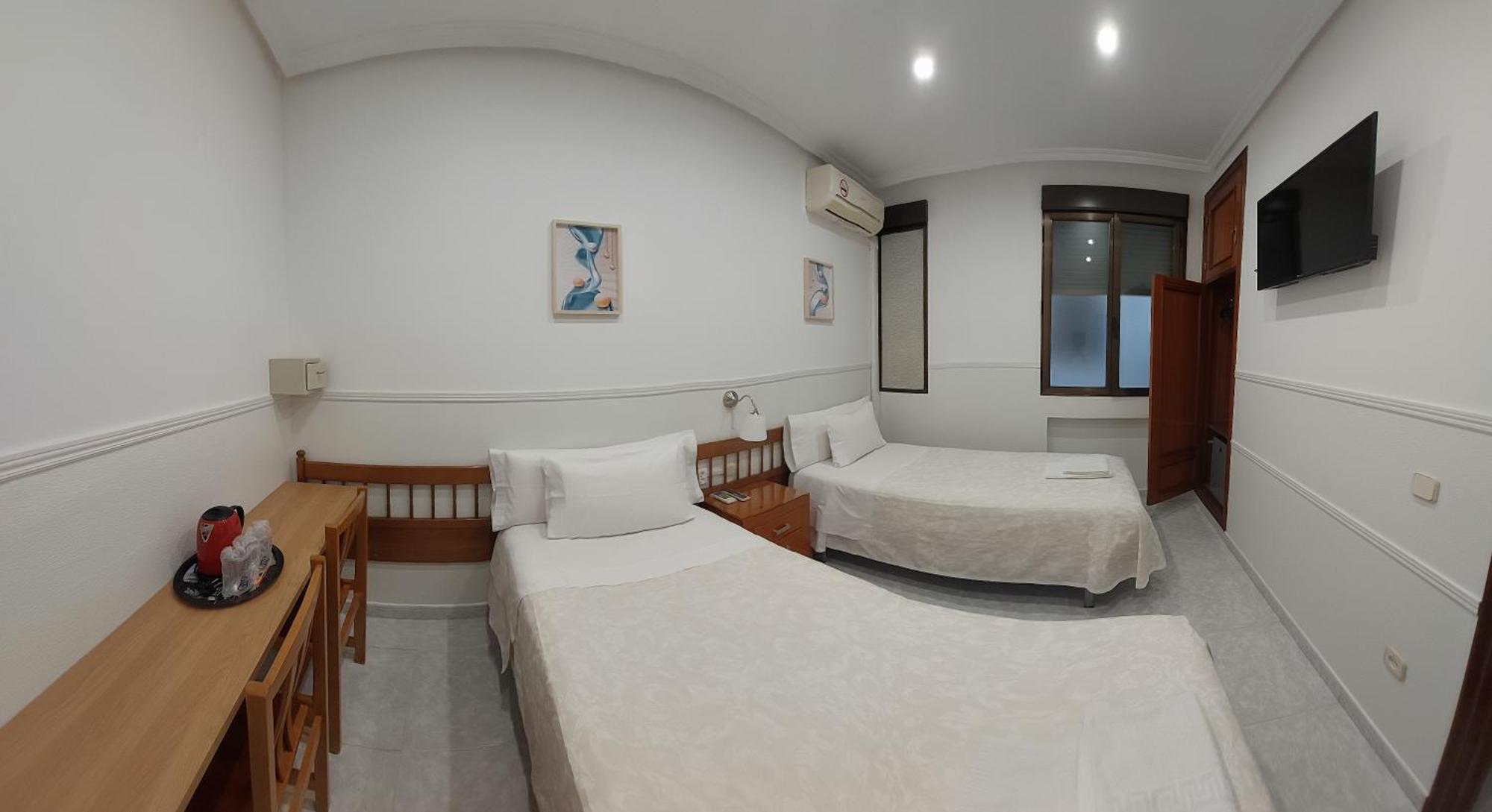 Hostal Dulcinea Madrid Exteriör bild