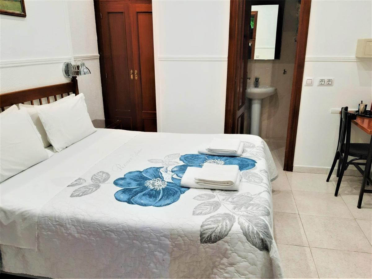 Hostal Dulcinea Madrid Exteriör bild