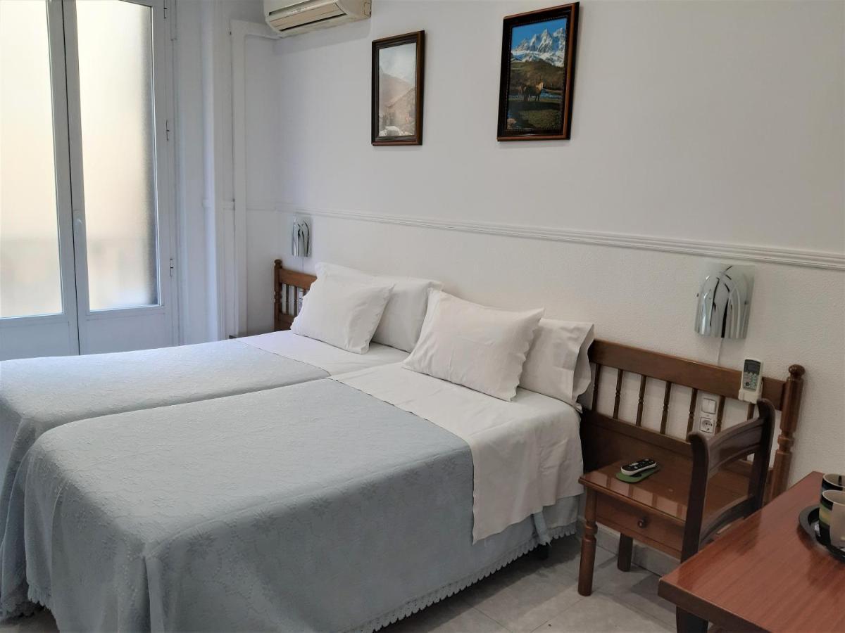 Hostal Dulcinea Madrid Exteriör bild